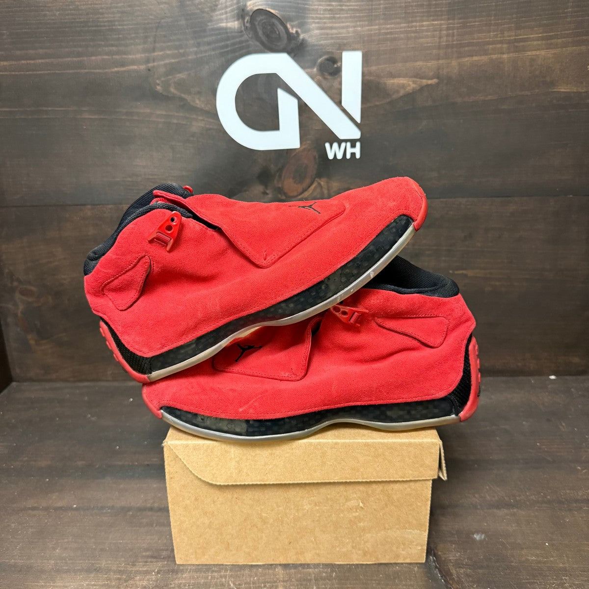 Jordan 18 Retro Toro Size 9.5 (Pre-Owned) - Image 1