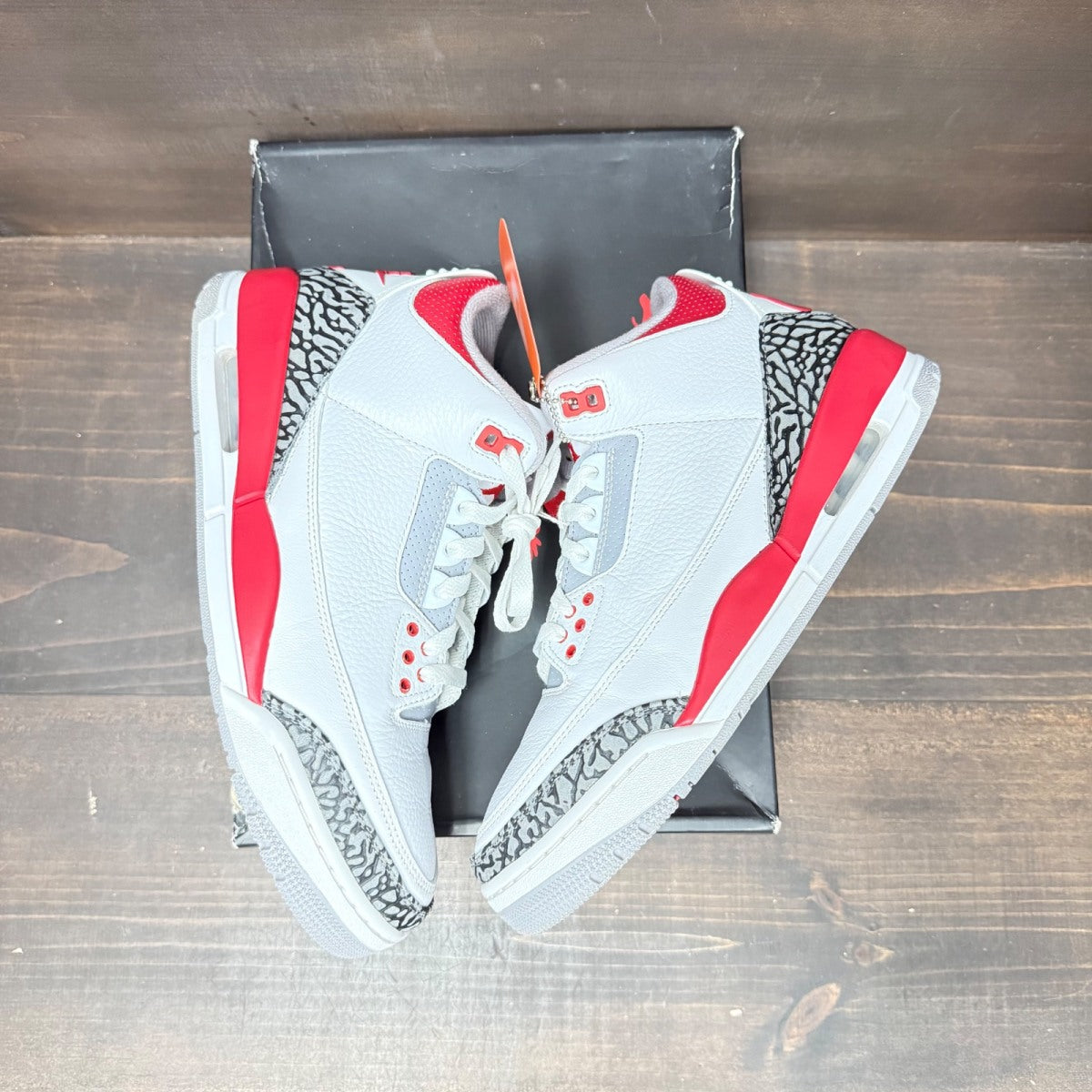 Jordan 3 Retro Fire Red (2022) - Image 4