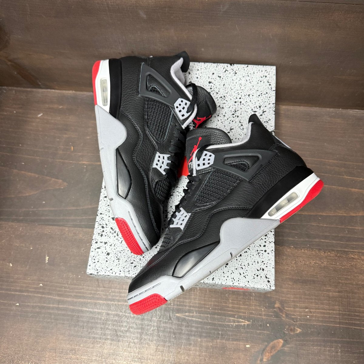 Jordan 4 Retro Bred Reimagined Size 10 (Pre-Owned) - tag