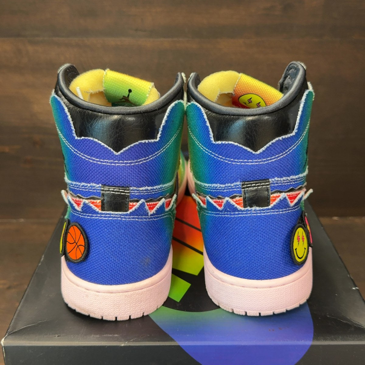 Jordan 1 Retro High J Balvin - Image 5