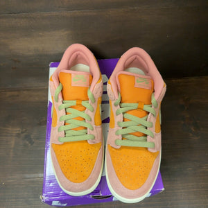 Nike SB Dunk Low Red Stardust - Image 3