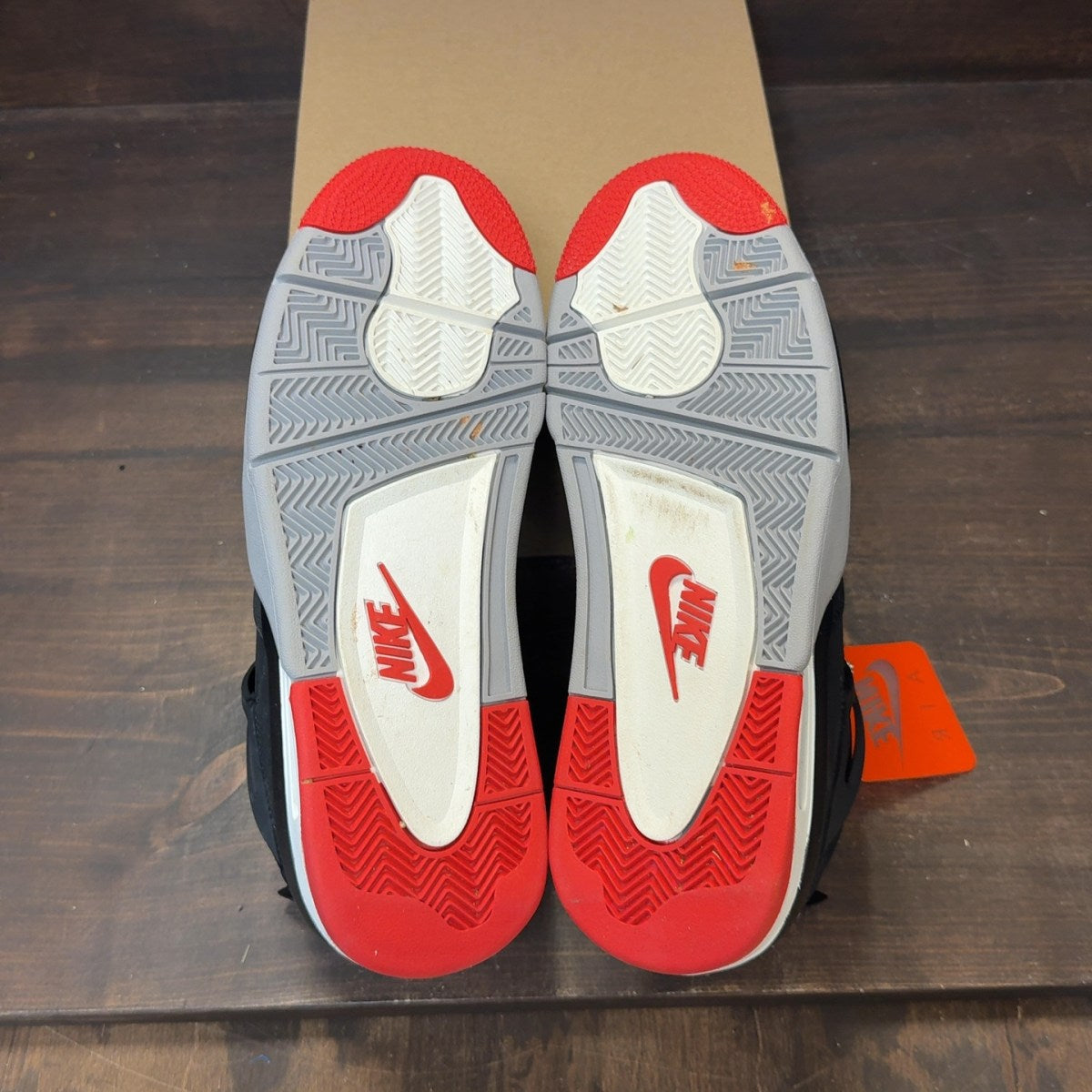Jordan 4 Retro Bred (2019) Size 11 (Pre-Owned) - Image 6