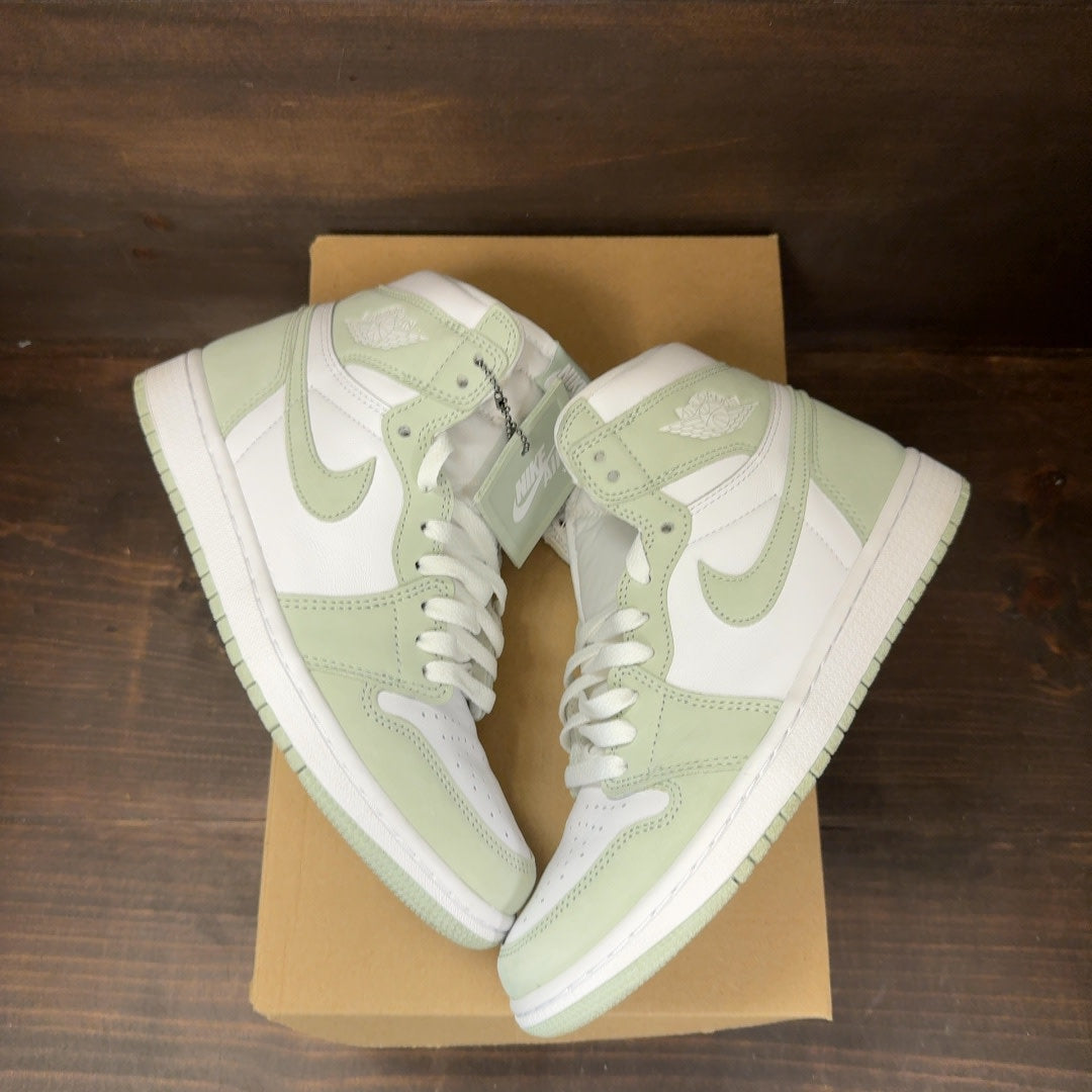 Jordan 1 Retro High OG Seafoam (Women's) Size 8.5W (Pre-Owned) - Image 2
