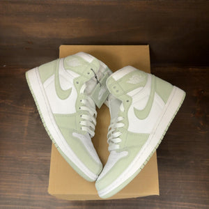 Jordan 1 Retro High OG Seafoam (Women's) Size 8.5W (Pre-Owned) - Image 2