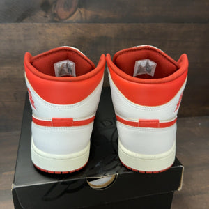 Jordan 1 Mid SE Dune Red Size 8 (Pre-Owned)