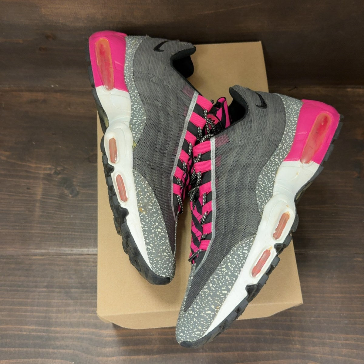 Nike Air Max 95 Tape Black Pink Foil Size 11 (Pre-Owned) - Image 2