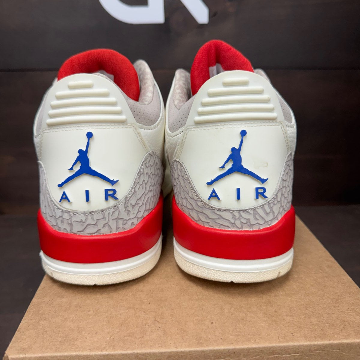 Jordan 3 Retro International Flight Size 13 (Pre-Owned) - Image 5