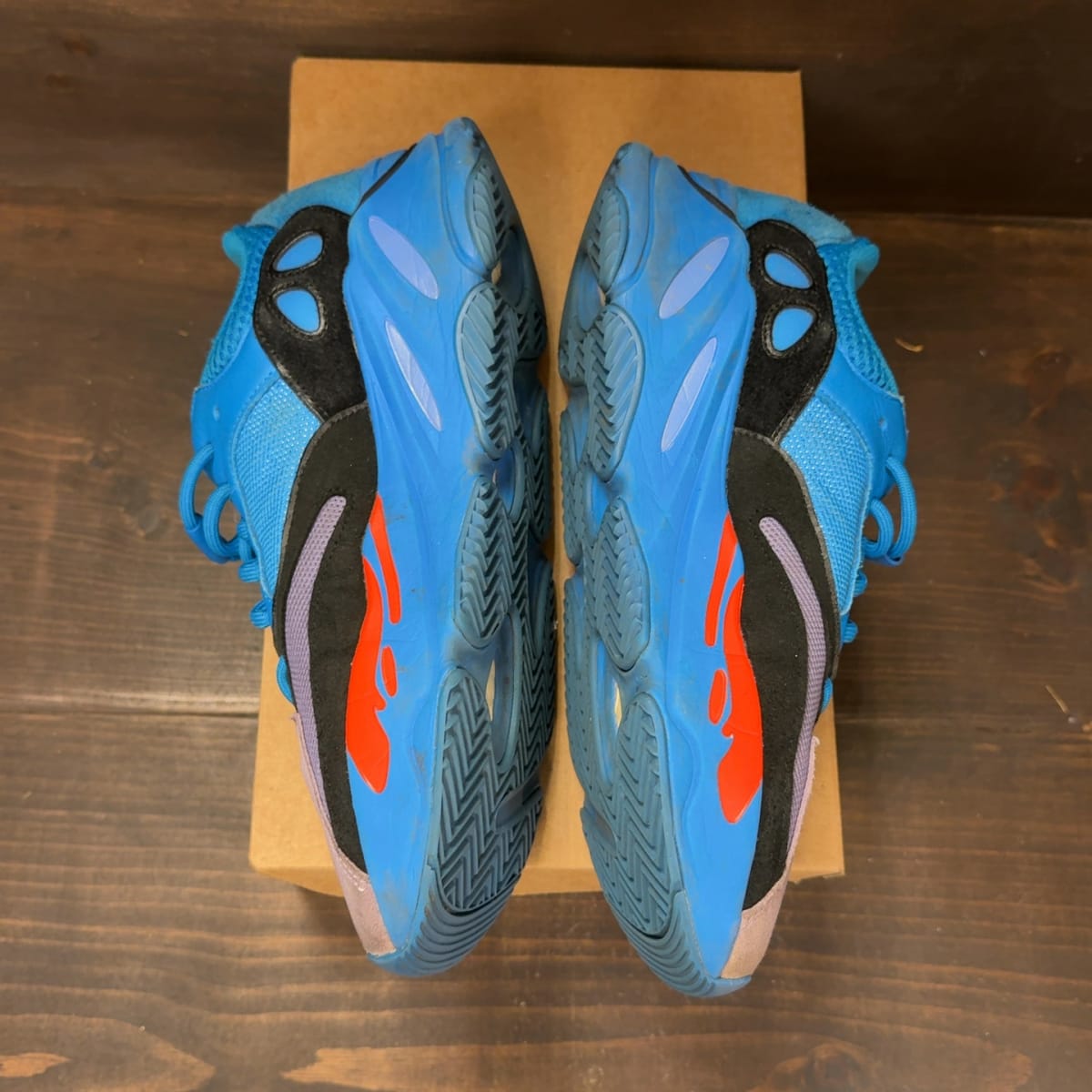 adidas Yeezy Boost 700 Hi-Res Blue Size 11 (Pre-Owned) - aux