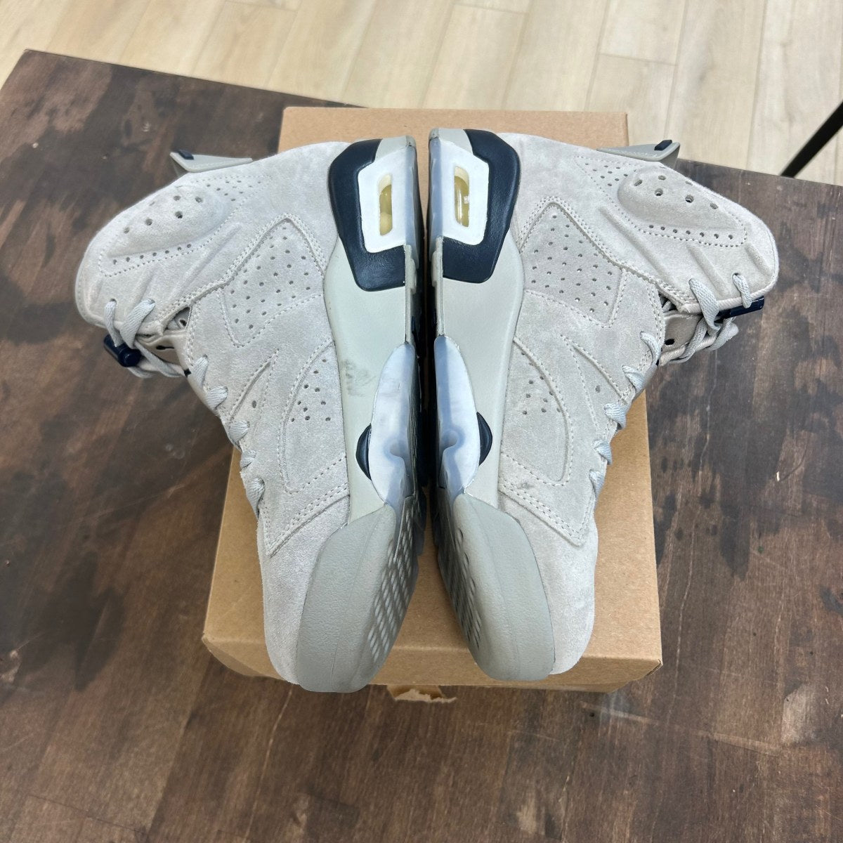 Jordan 6 Retro Georgetown (2022) Size 10.5 (Pre-Owned) - Image 3