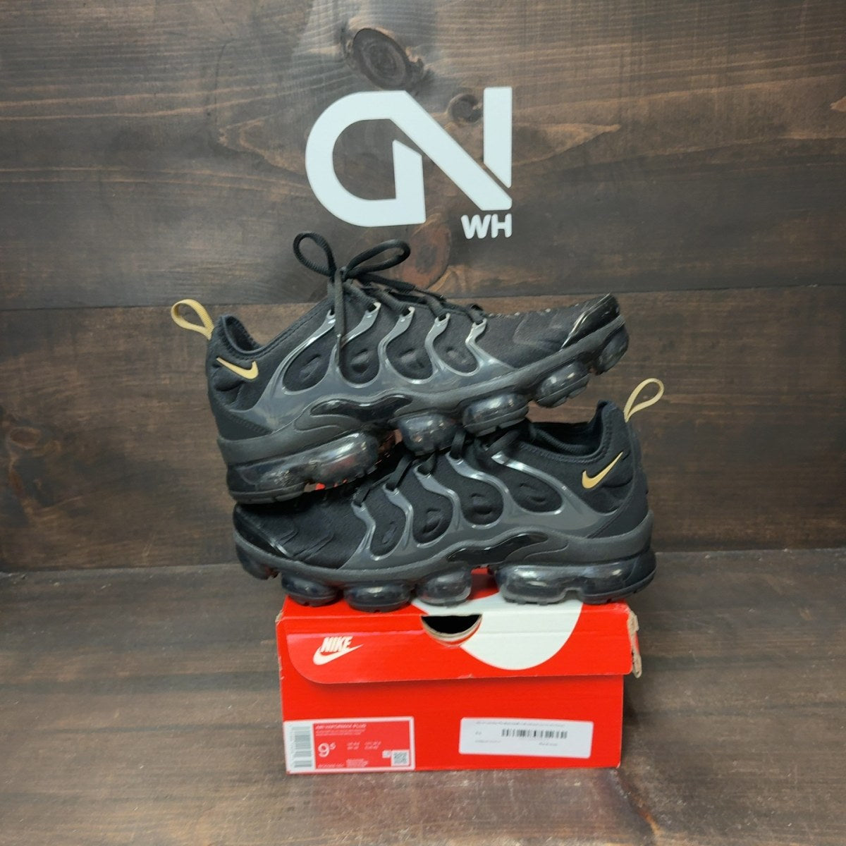 Nike Air VaporMax Plus Black Metallic Gold Anthracite - Image 1