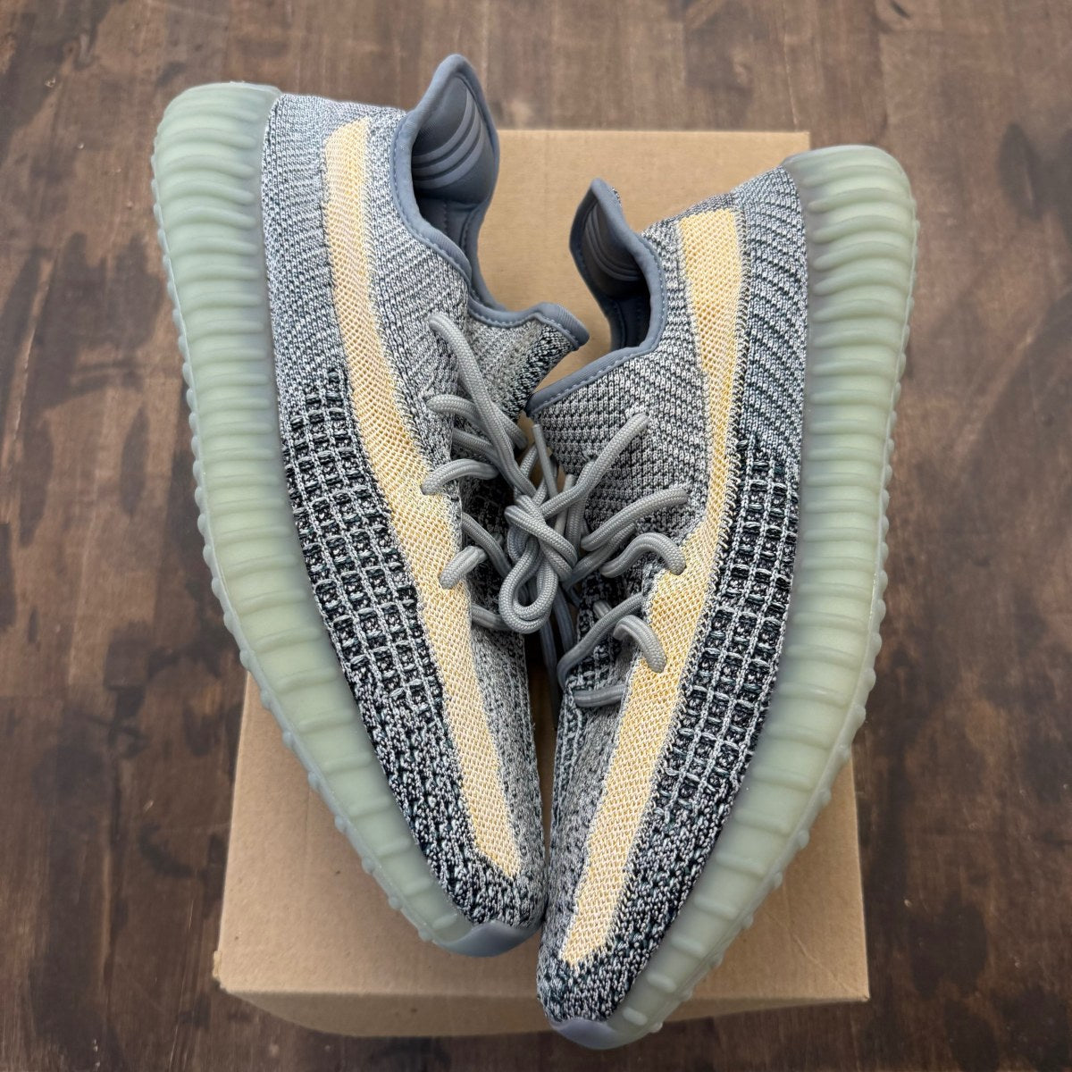 adidas Yeezy Boost 350 V2 Ash Blue Size 11 (Pre-Owned) - Image 1