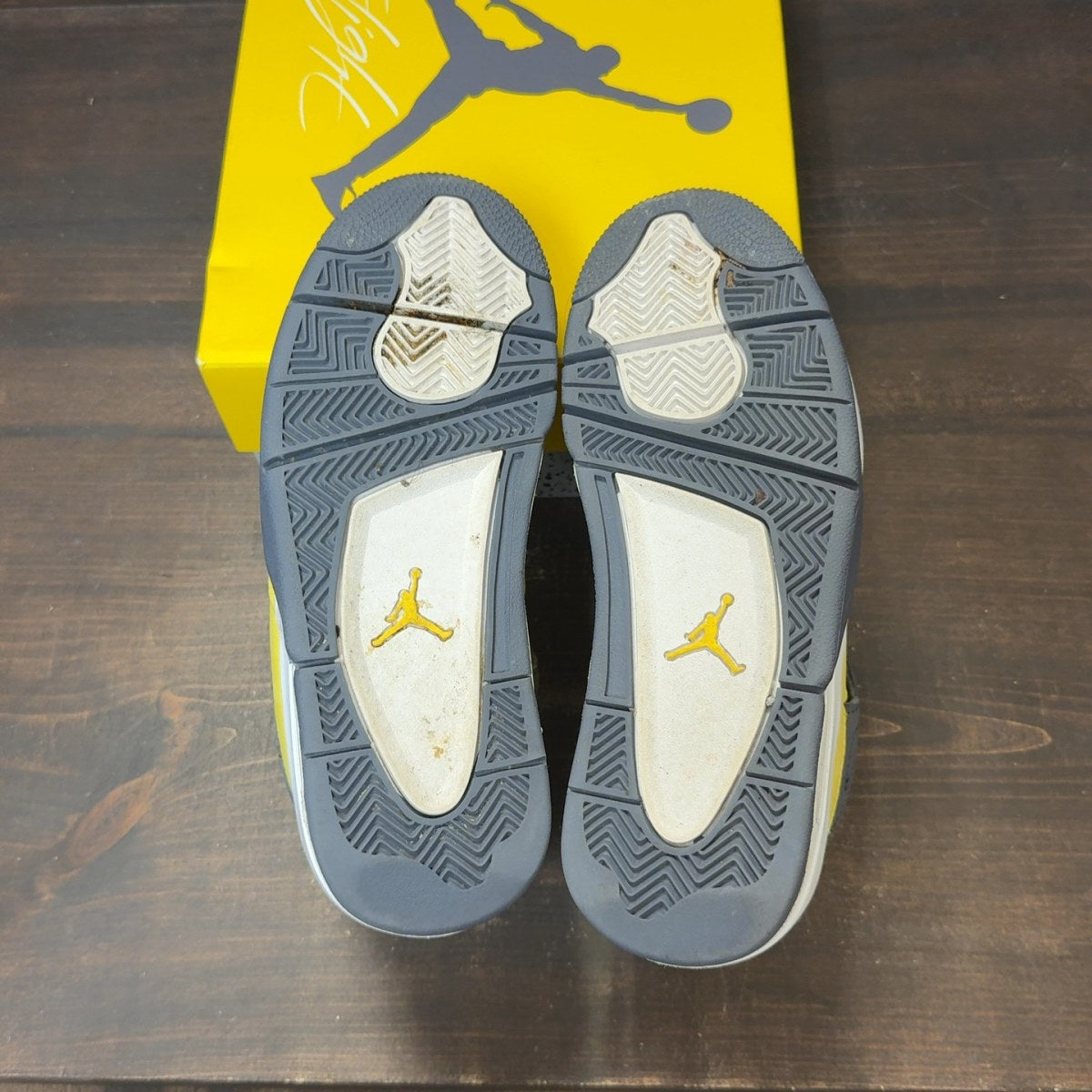 Jordan 4 Retro Lightning (2021) (GS) - Image 8