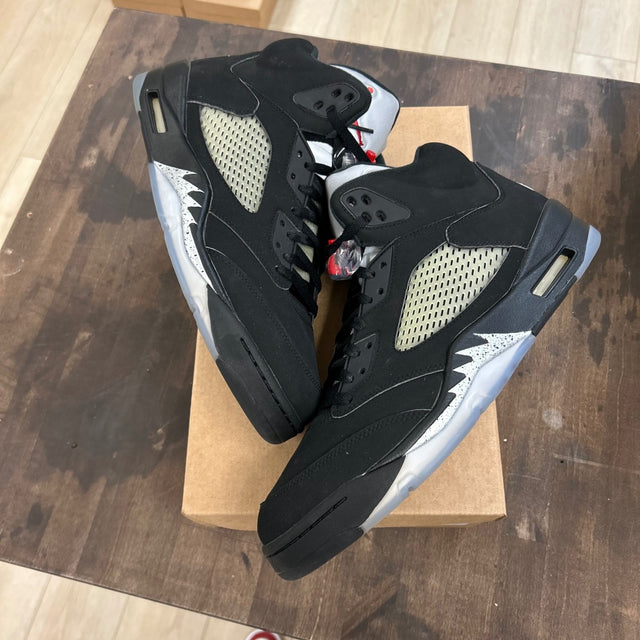 Jordan 5 Retro Black Metallic (2016) Size 13 (Pre-Owned) - Image 1