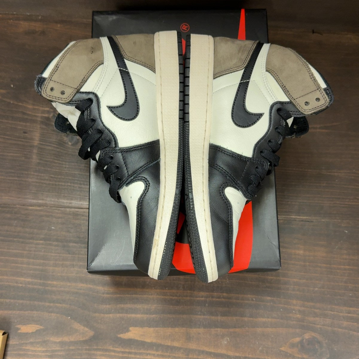 Jordan 1 Retro High Dark Mocha (GS) - Image 4