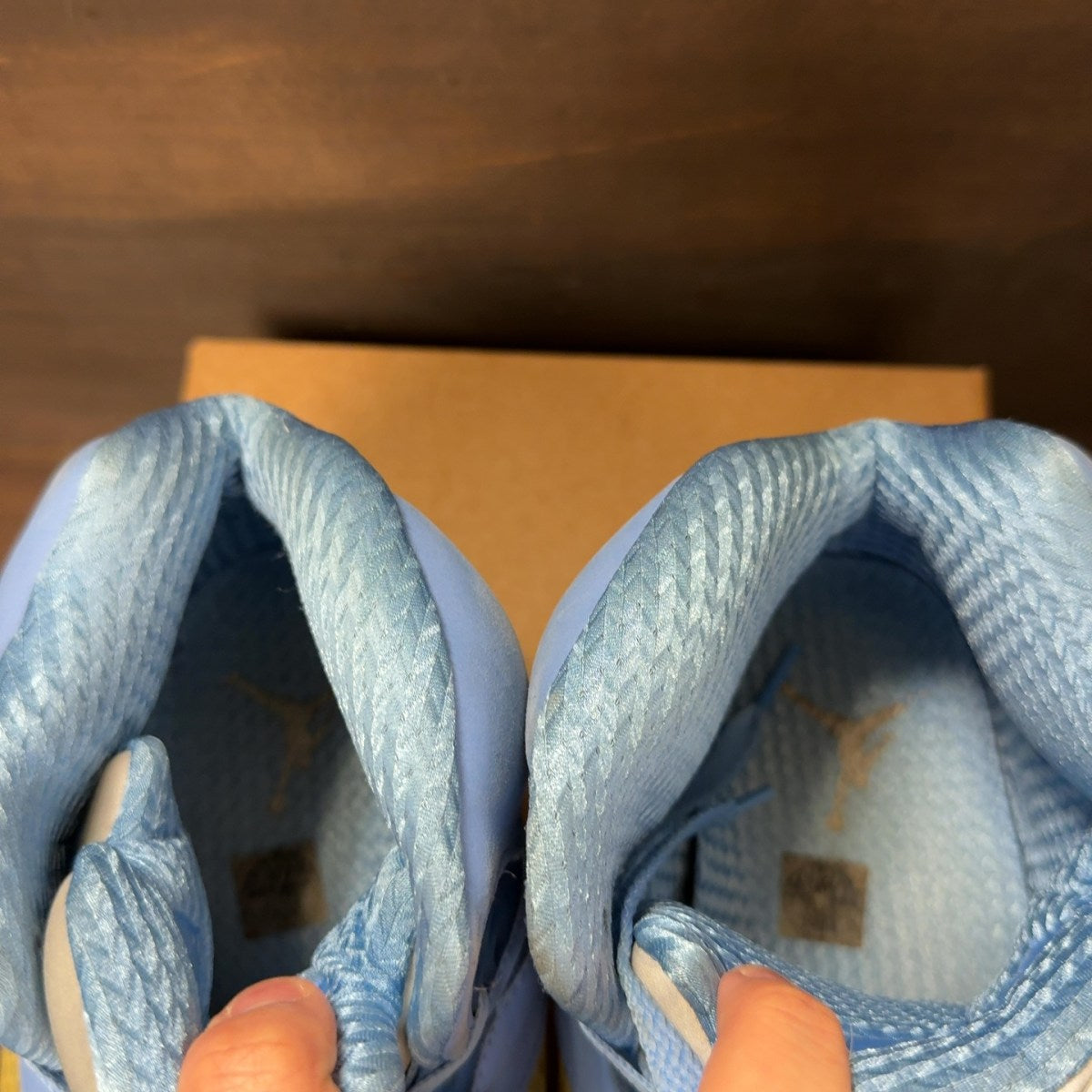 Jordan 5 Retro UNC University Blue Size 12.5 (Pre-Owned) - Image 4