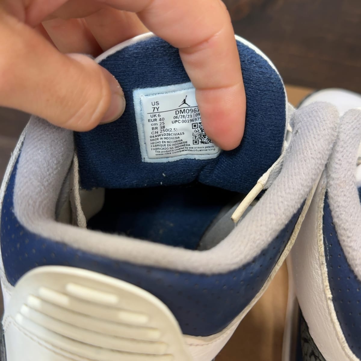 Jordan 3 Retro Midnight Navy (GS) Size 7Y (Pre-Owned) - aux