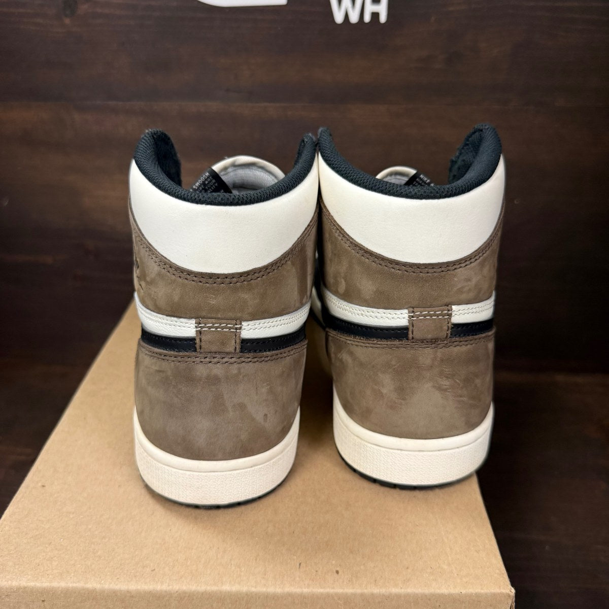 Jordan 1 Retro High Dark Mocha Size 10 (Pre-Owned) - Image 4