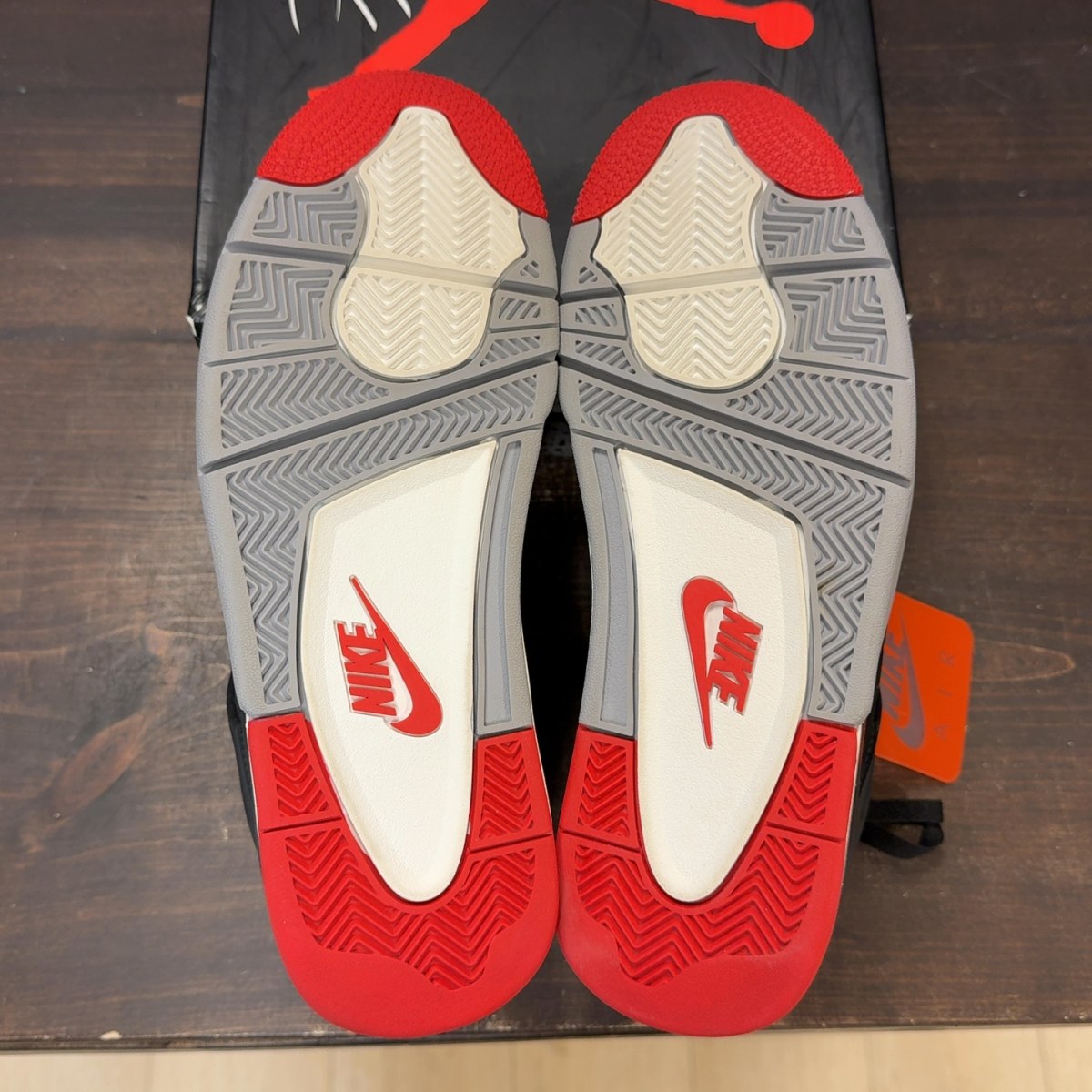 Jordan 4 Retro Bred (2019) - Image 9