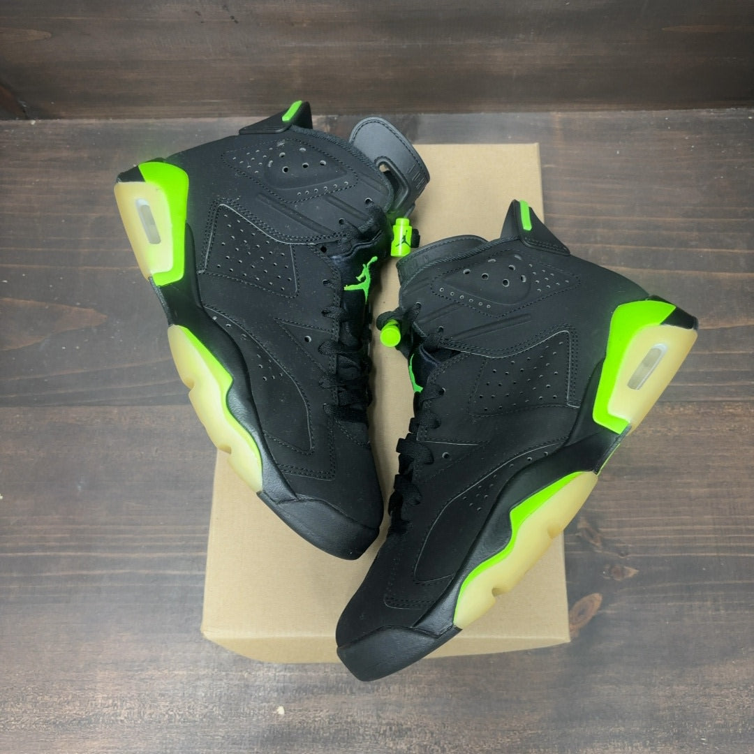 Jordan 6 Retro Electric Green Size 9.5 (Pre-Owned) - Image 2