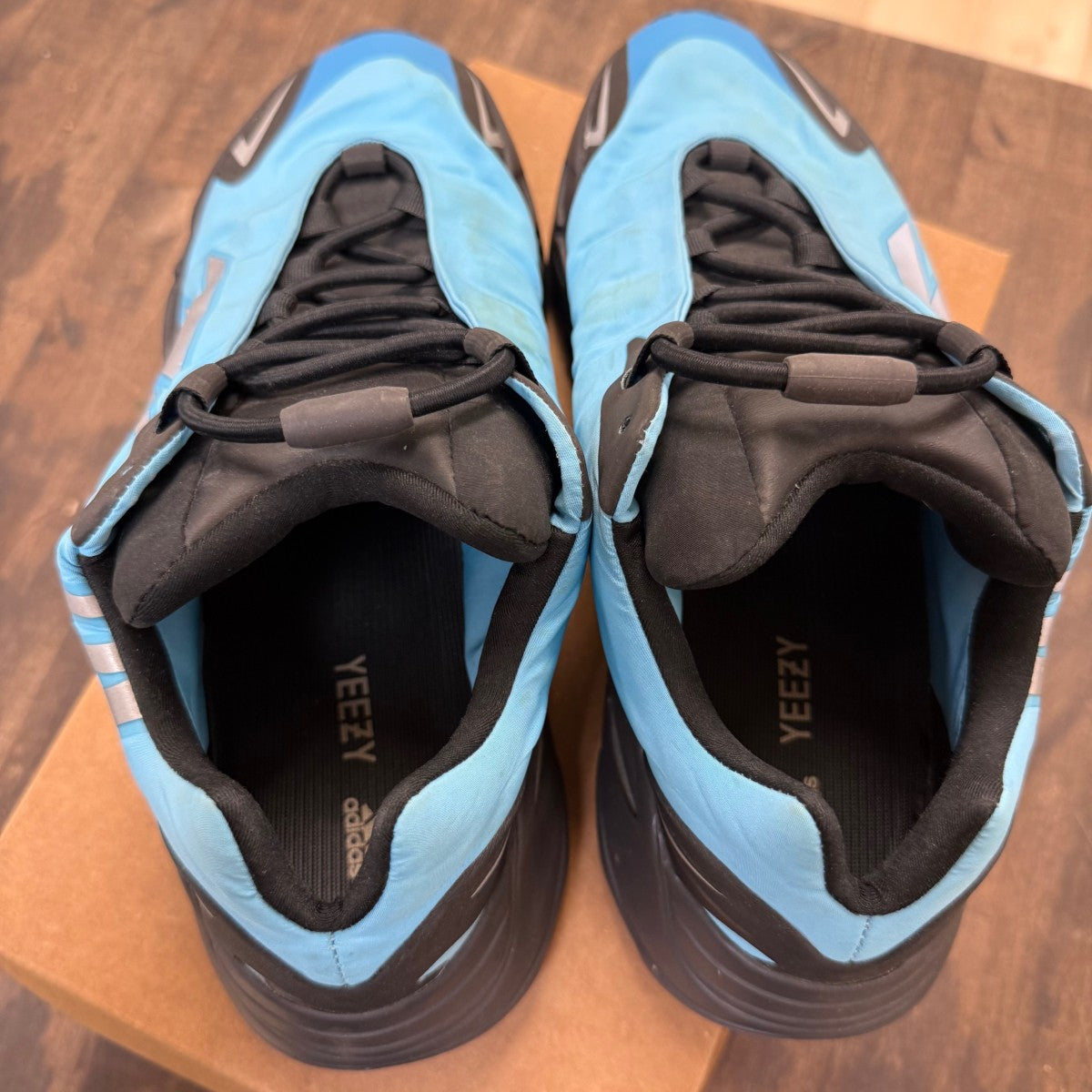 adidas Yeezy Boost 700 MNVN Bright Cyan Size 11 (Pre-Owned) - Image 4