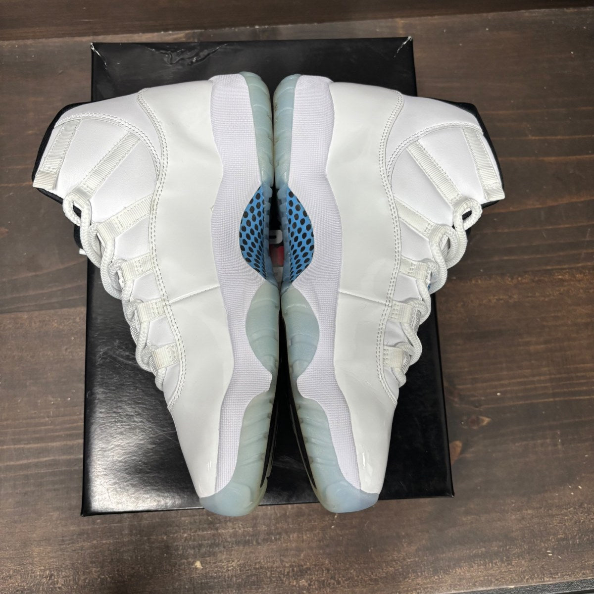 Jordan 11 Retro Legend Blue (2024) - Image 4
