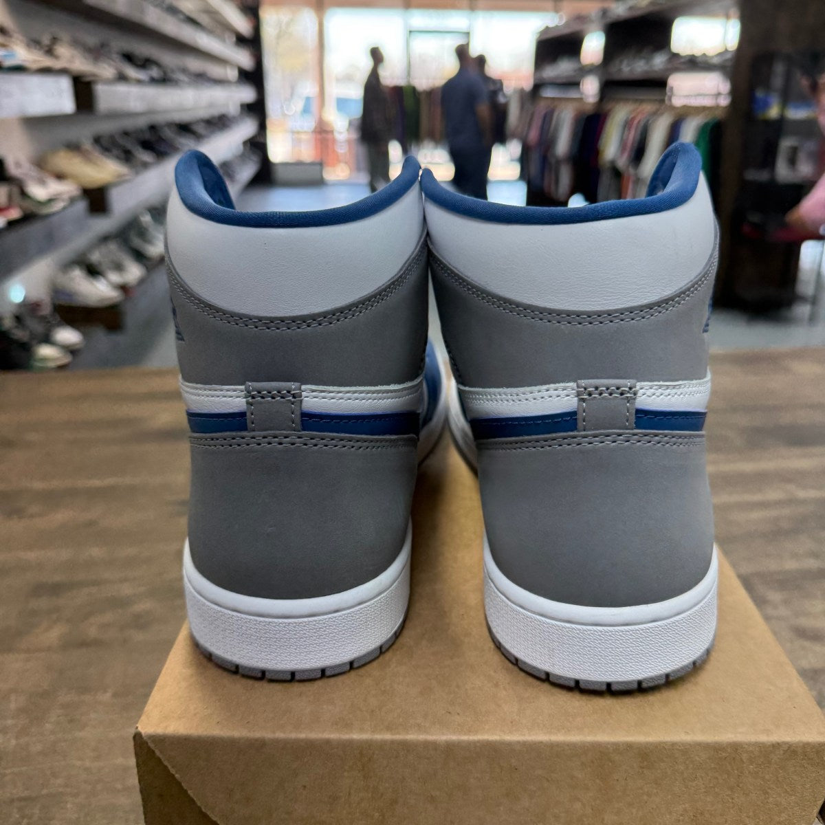 Jordan 1 Retro High OG True Blue Size 13 (Pre-Owned) - Image 4