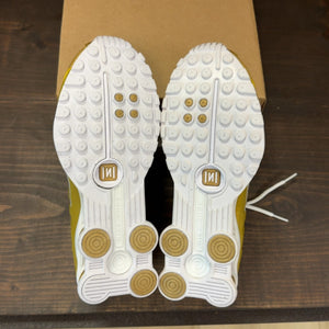 Nike Shox R4 Metallic Gold White (GS) Size 5Y - Image 8