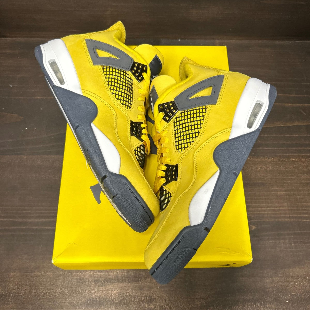 Jordan 4 Retro Lightning (2021) Size 11 (Pre-Owned) - Image 2
