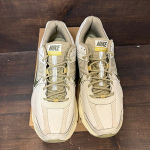 Nike Zoom Vomero 5 SP Light Bone Neutral Olive Size 12 (Pre-Owned) - Image 2