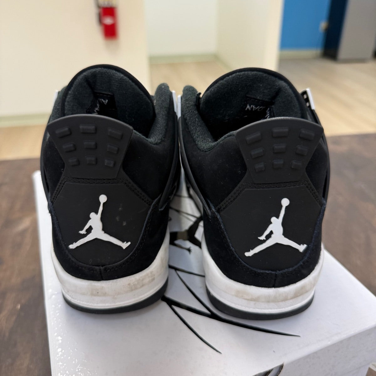Jordan 4 Retro White Thunder (GS) - Image 3