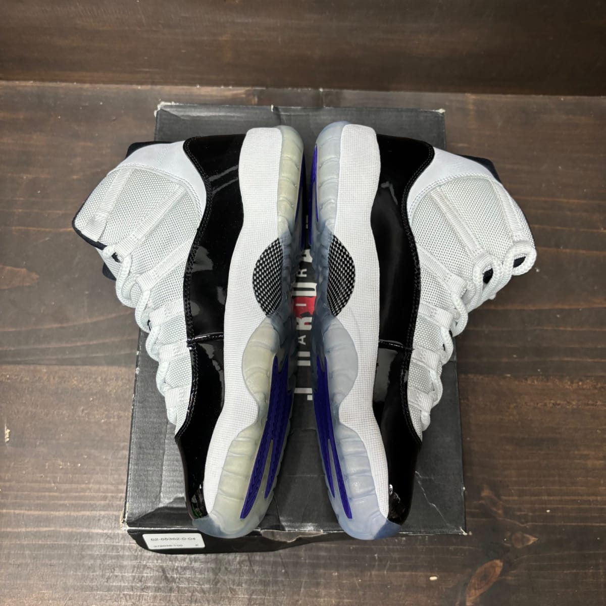 Jordan 11 Retro Concord (2018) (GS) Size 6.5Y (Pre-Owned) - tag