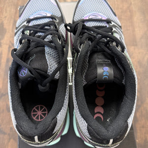 Saucony ProGrid Triumph 4 Winter Solstice Holographic - Image 4