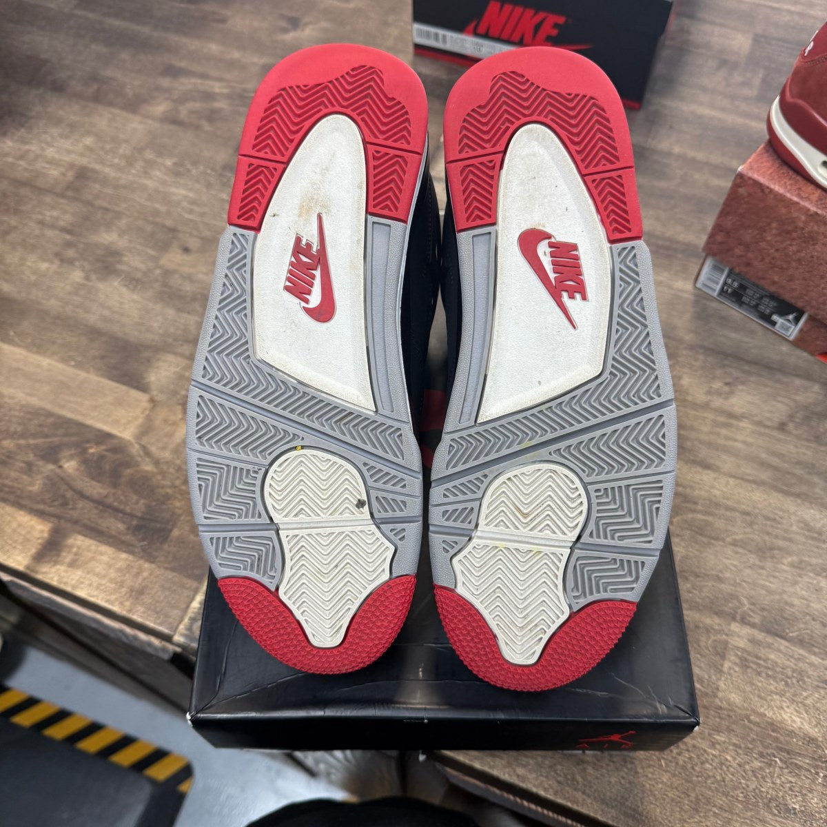 Jordan 4 Retro Bred (2019) - Image 5