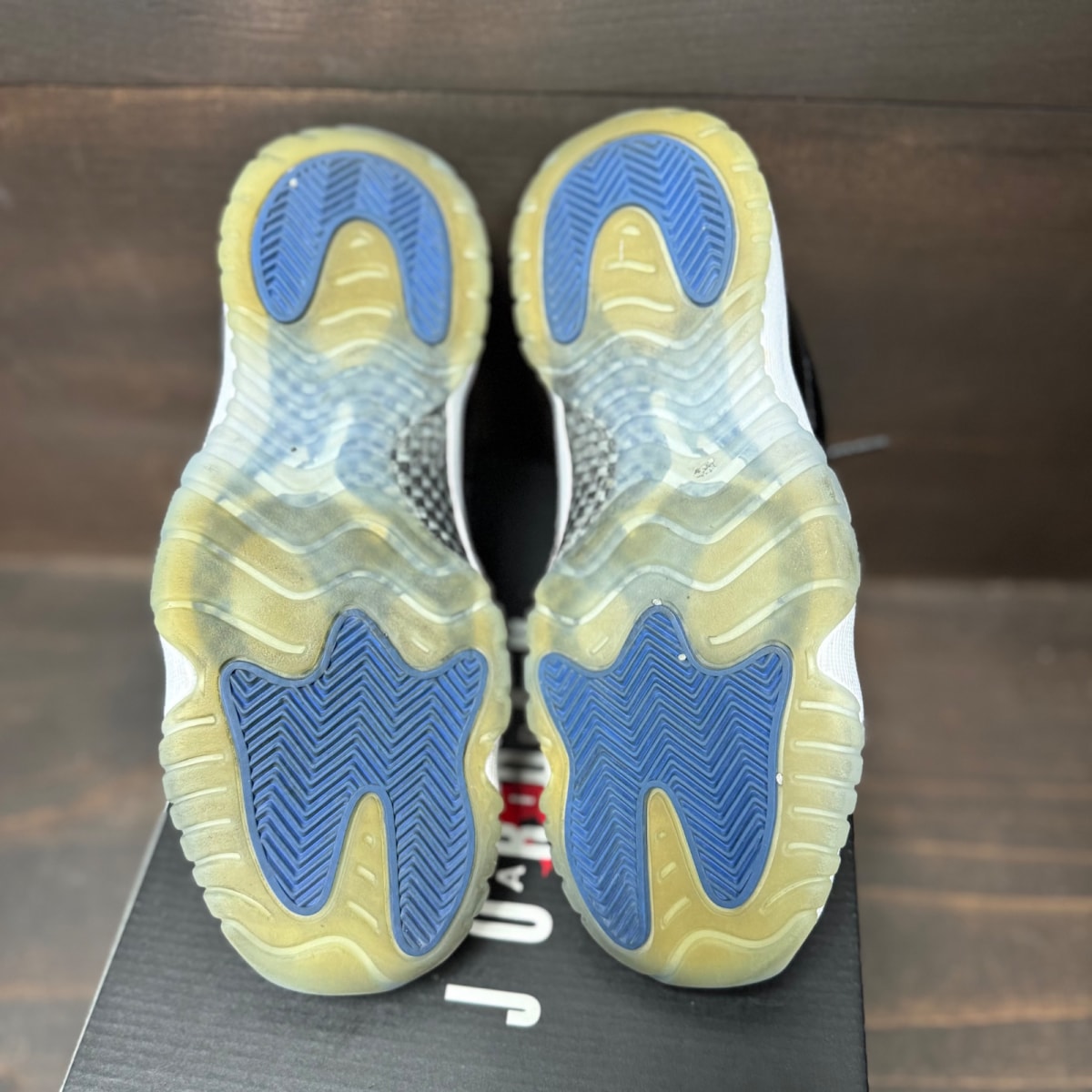 Jordan 11 Retro Low Space Jam (GS) - Image 6