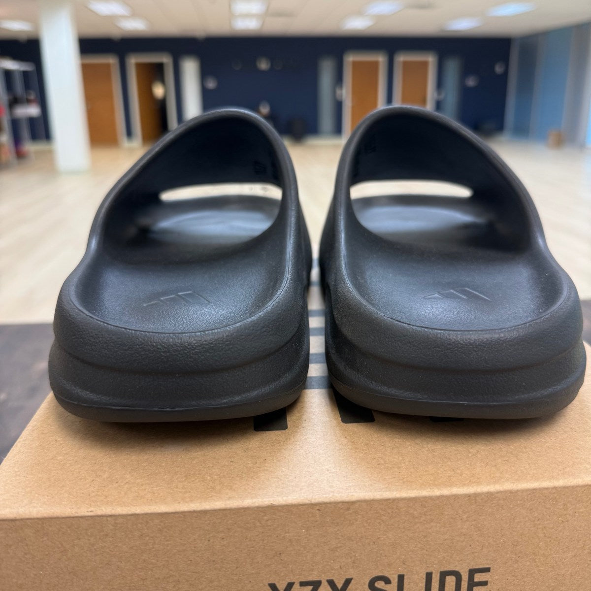 adidas Yeezy Slide Onyx - Image 3