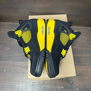 Jordan 4 Retro Thunder (2023) Size 8.5 (Pre-Owned) - side