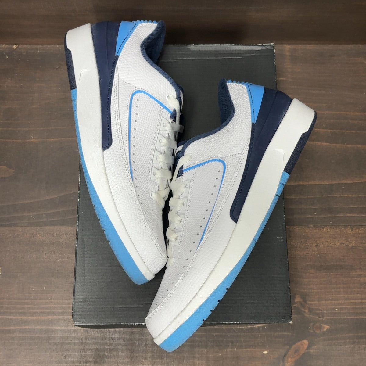 Jordan 2 Retro Low University Blue (2016) Size 10.5 (Pre-Owned)