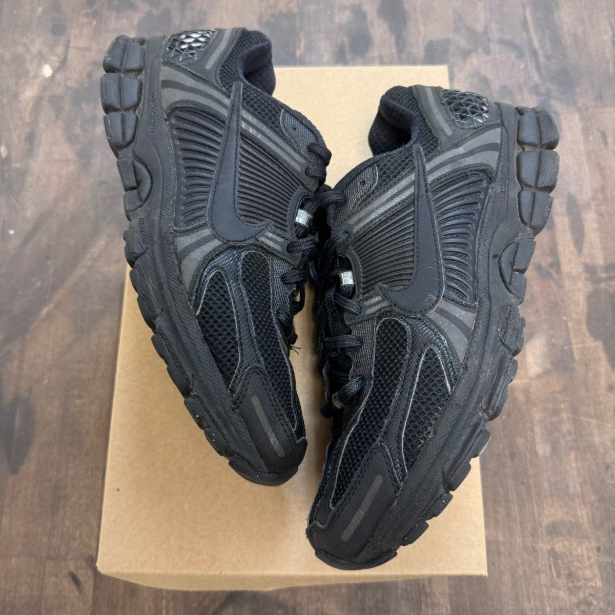 Nike Zoom Vomero 5 Triple Black Size 9.5 (Pre-Owned) - Image 1