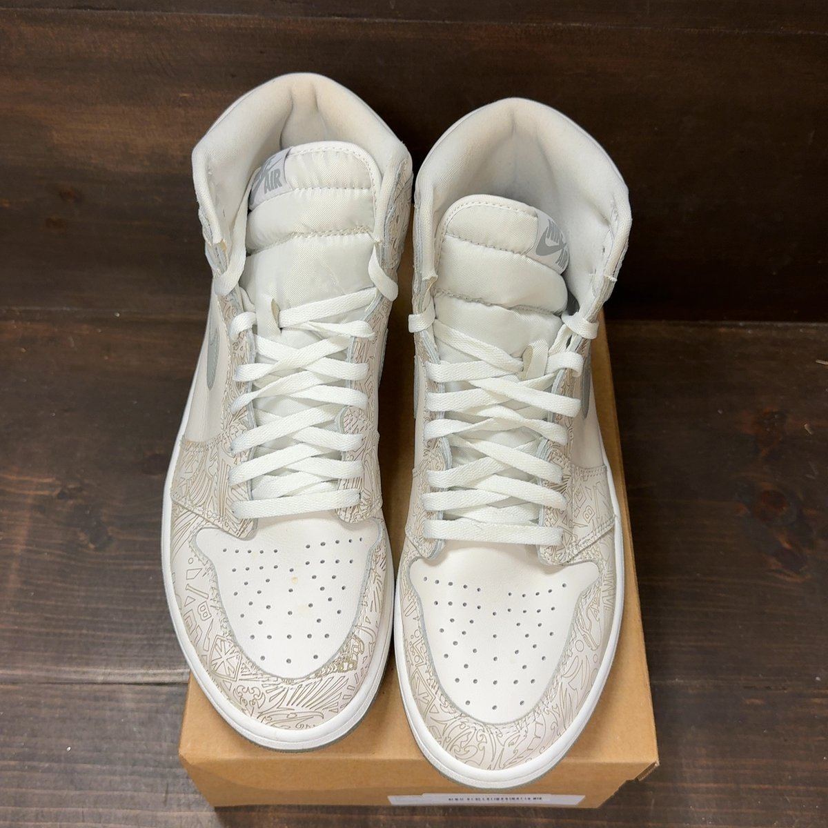 Jordan 1 Retro 30th Anniversary Laser Size 13 (Pre-Owned) - tag