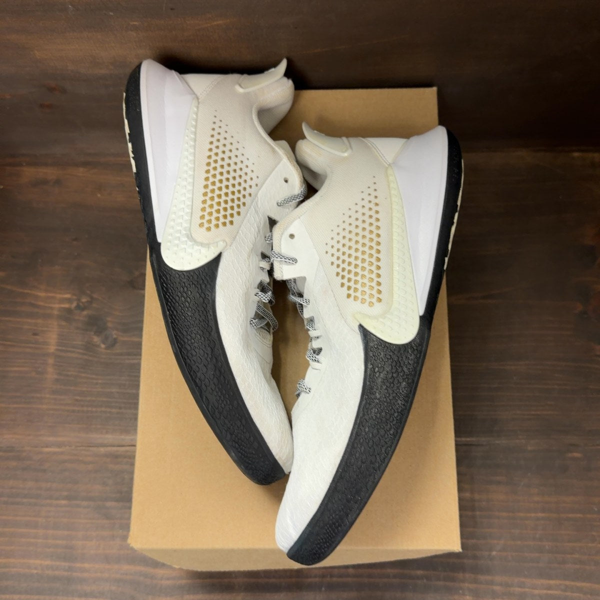 Nike Mamba Fury White Metallic Gold Size 11 (Pre-Owned) - Image 2