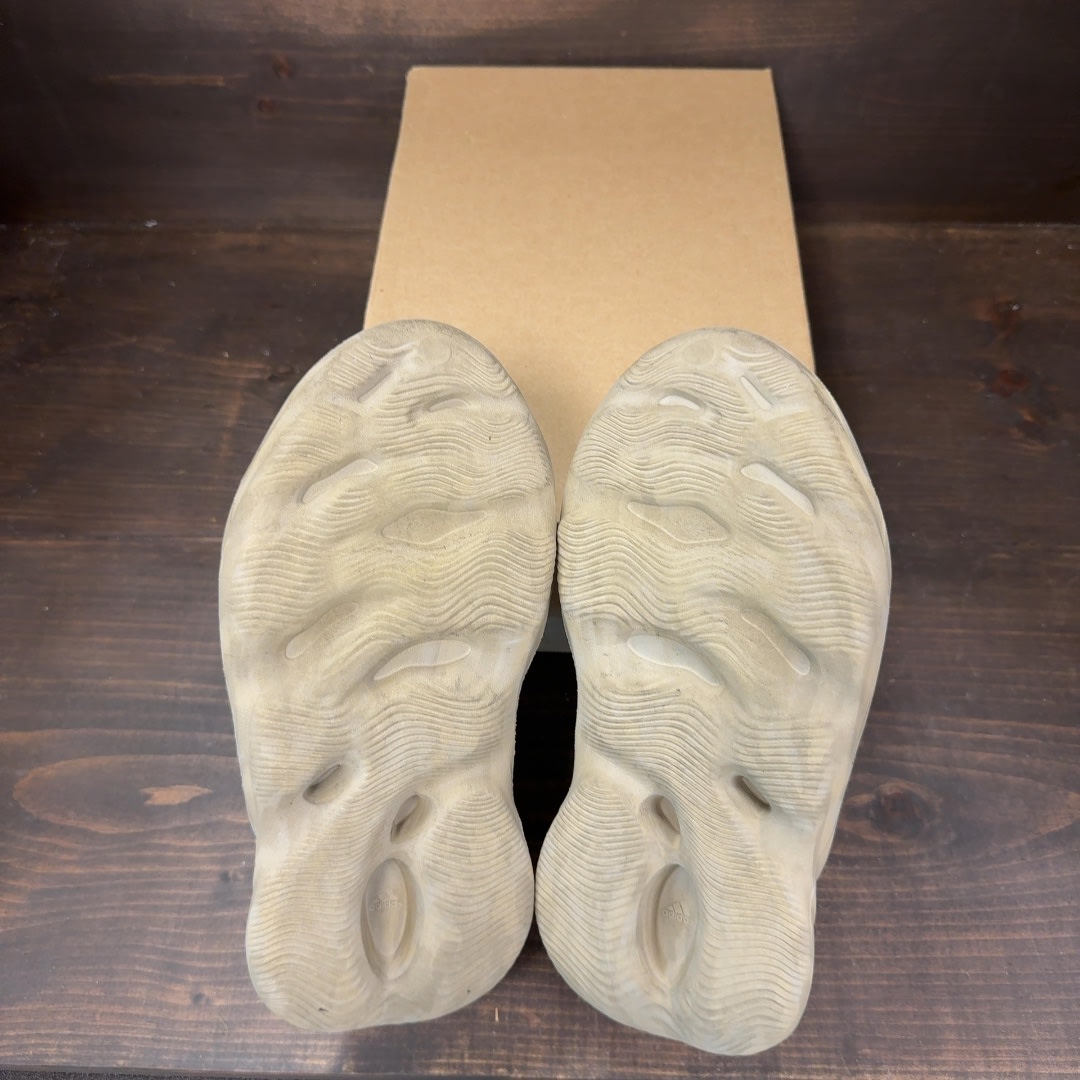 adidas Yeezy Foam RNNR Stone Sage Size 8 (Pre-Owned) - Image 7