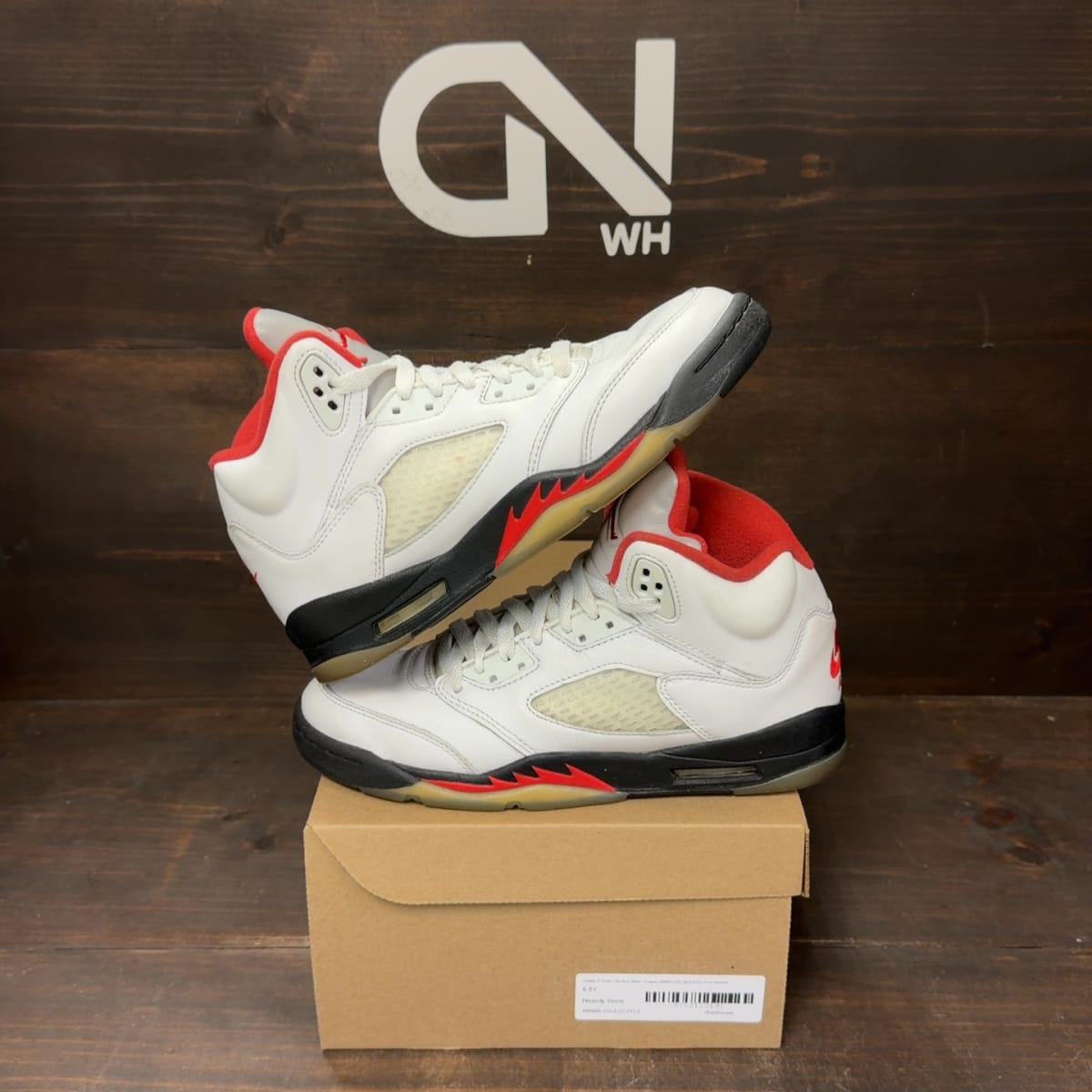 Jordan 5 Retro Fire Red Silver Tongue (2020) (GS) Size 6.5Y (Pre-Owned) - front