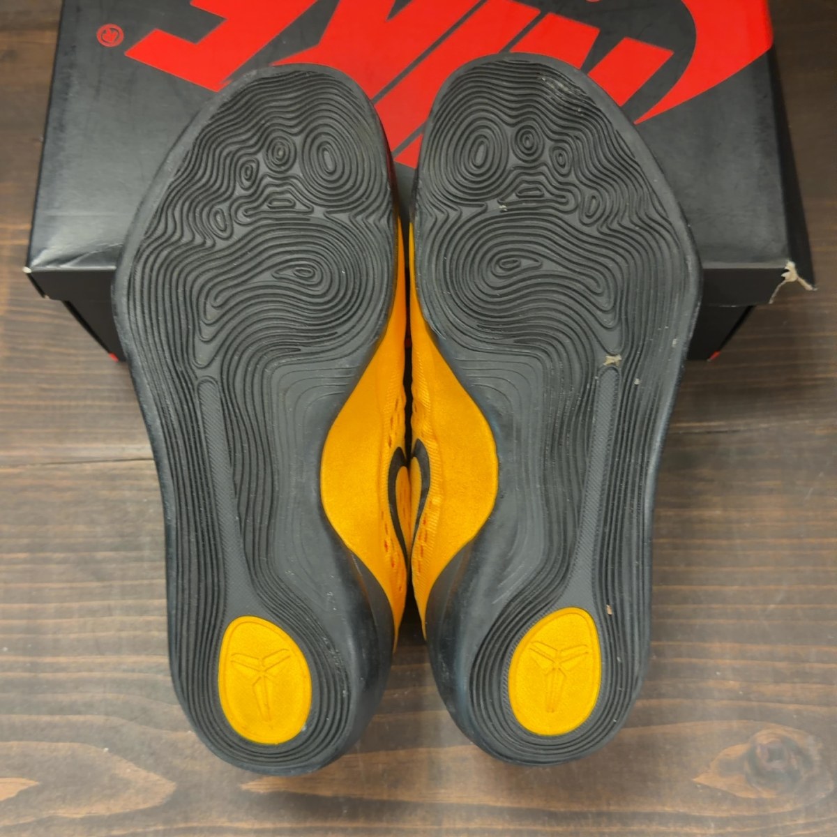 Nike Kobe 9 EM Low Bruce Lee Size 8.5 (Pre-Owned) - Image 7