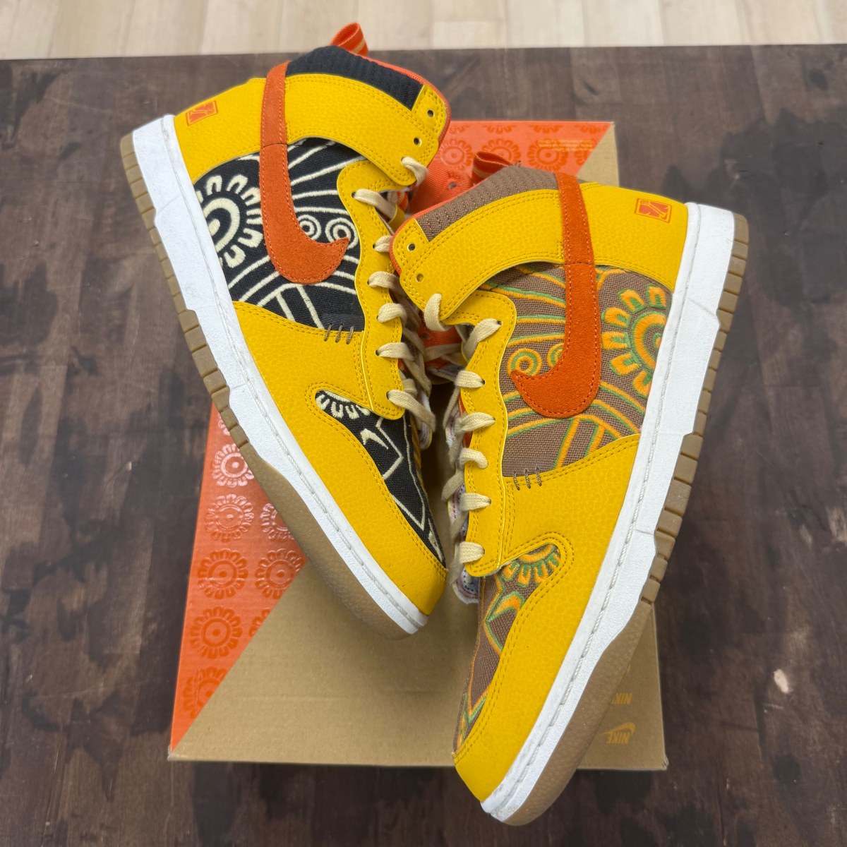 Nike Dunk High PRM Somos Familia - Image 1