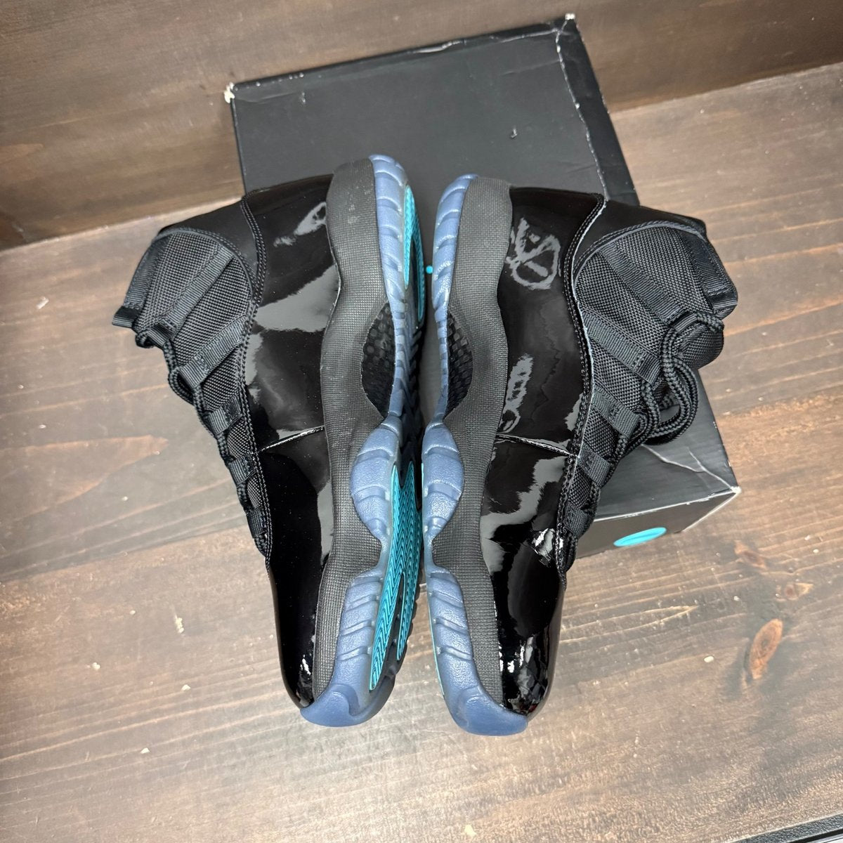 Jordan 11 Retro Gamma Blue (2025) Size 11 (Pre-Owned) - side