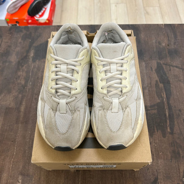 adidas Yeezy Boost 700 Analog Size 7 (Pre-Owned) - Image 2