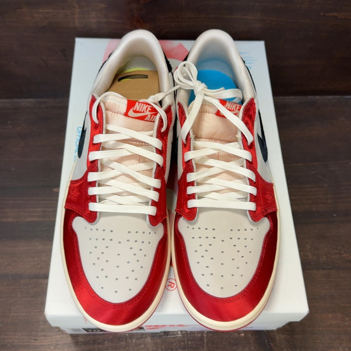 Jordan 1 Retro Low OG Trophy Room Rookie Card Away - Image 3