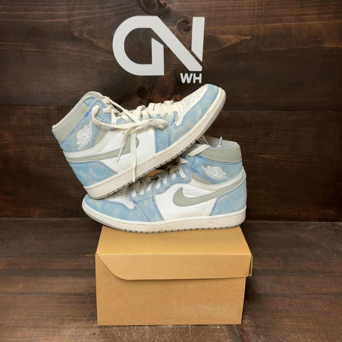 Jordan 1 Retro High OG Hyper Royal Size 8 (Pre-Owned) - Image 1