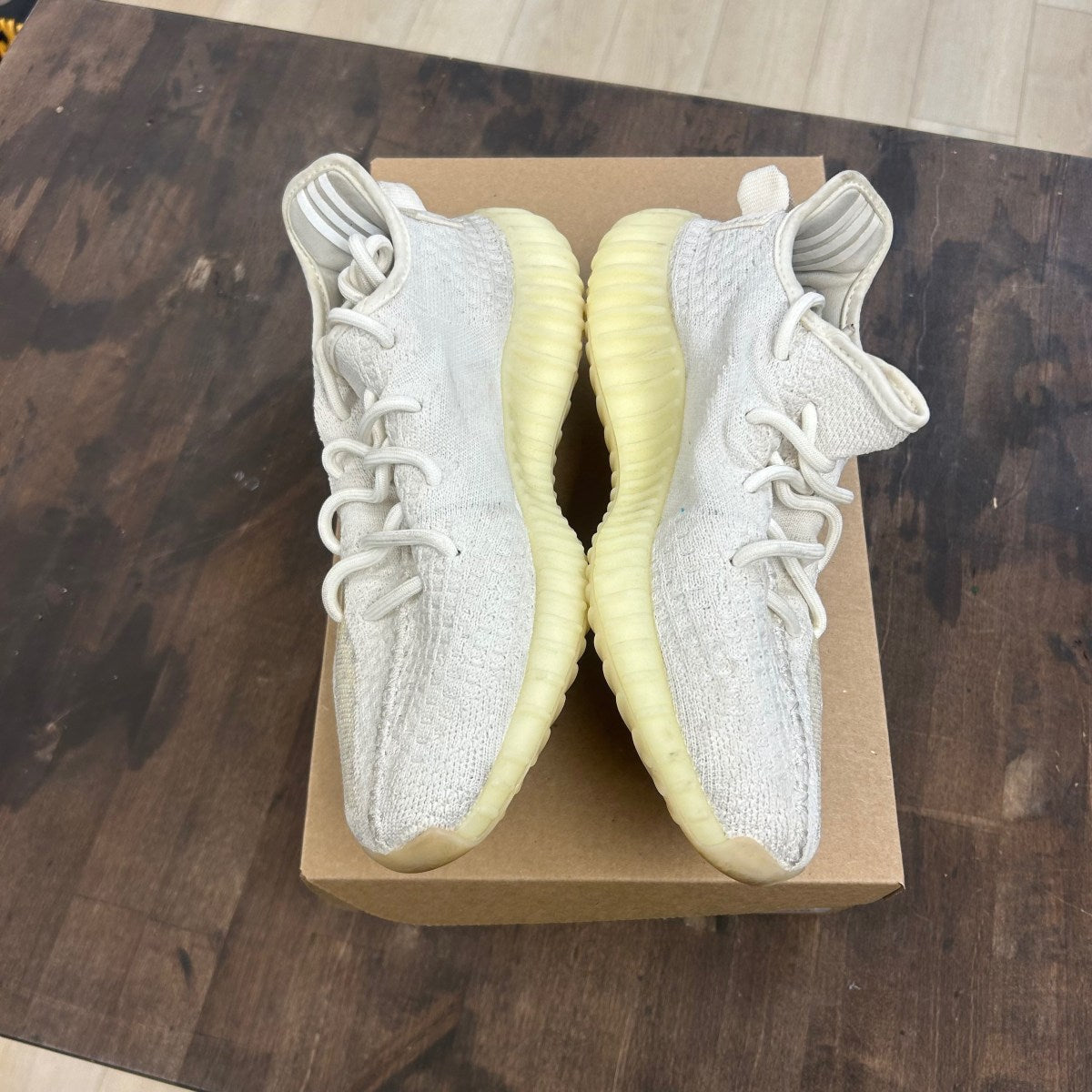 adidas Yeezy Boost 350 V2 Bone Size 6.5 (Pre-Owned) - Image 3