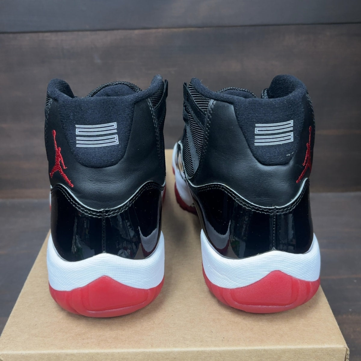 Jordan 11 Retro Playoffs Bred (2019) Size 9 (Pre-Owned) - Image 5